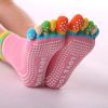 1pair Rainbow Color Non-slip Towel Bottom Yoga Socks, Cozy 5 Toes Split Knitted Calf Crew Socks, Women's Yoga Socks - Color Toe Pink - One-size